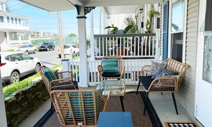Bradley Beach Casa | THE VICTORIA & ALBERT. Perfect for Groups - 5 patios, BBQ, 10 Beach Passes.