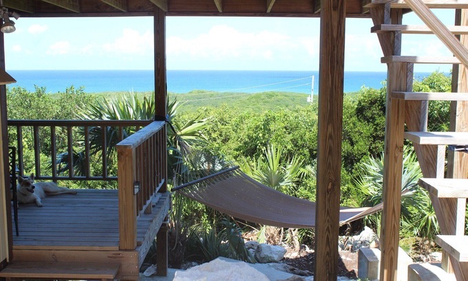 Gregory Town Casa | La vista en la playa de Surfer (Sólo unidad superior)