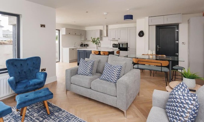 Newcastle Casa | The Views Cottage