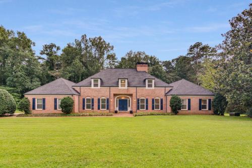 Lithonia Villa | The Villa Rose Estate - NEW POOL SLEEPS 16