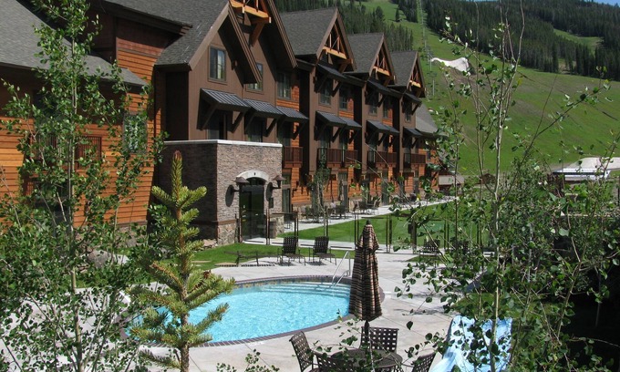 Big Sky Cabina | The Village Center at Big Sky Resort