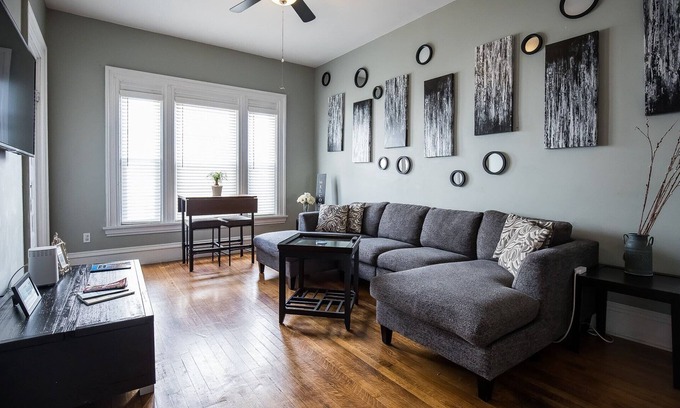 Providence Apartamento | The Vintage Victorian - 3 Queen Beds / Large Rooms