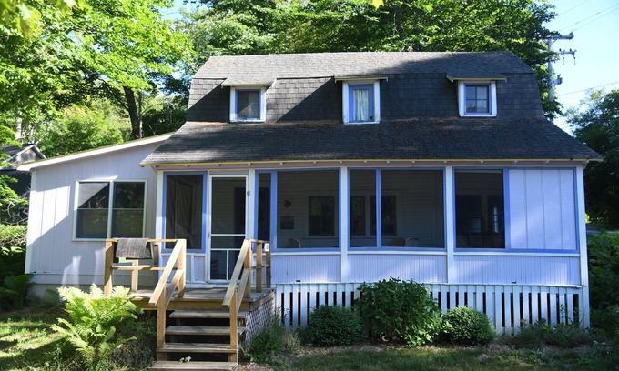 Frankfort Casa | The Violet Cottage