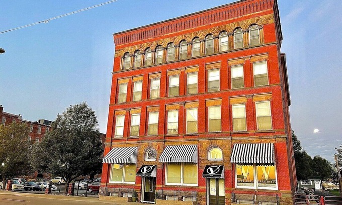 Mansfield Apartamento | The Voegele Historic Loft BnB Apartment
