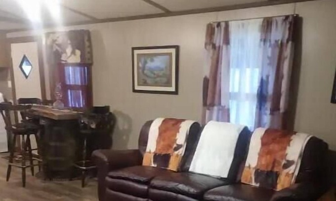 Mountain City Casa | The Wagon Wheel, cozy warm, and unique