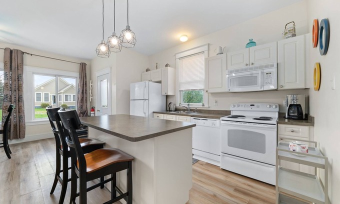 Cherry Valley Casa | The Warbler - 12 Meadowview
