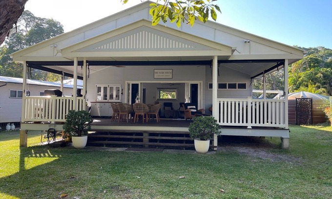 Brisbane Waterfront Casa | The Warehouse Island Retreat - a Beautiful Home With Great Amenities!
