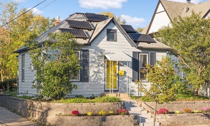 Whittier Casa | The Warm Hug House -Walkable and Oh-So-Cozy!