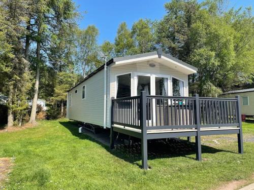 Swarland Apartamento | The Warrens - 2 bed caravan for 4 & private hot tub