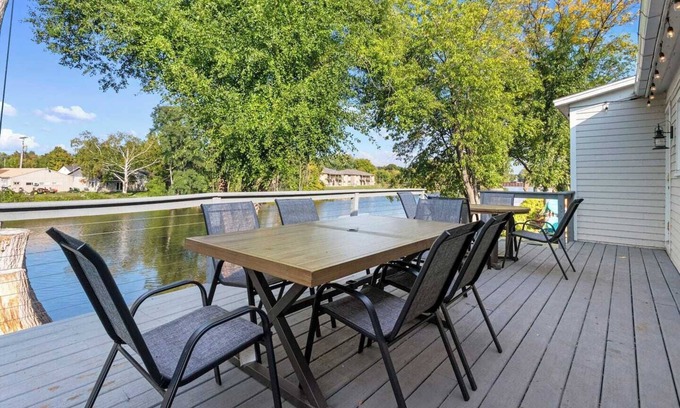 Oconto Casa | The Waterfront- Game Room!Movie Theatre! 6 Bedrooms! Bunk Room!