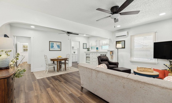 Visalia Casa | The Watson House near Kaweah Health Hospital