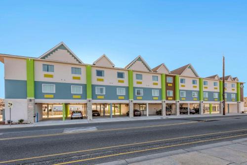 Wildwood Hotel | The Waves Hotel, an Ascend Collection Hotel