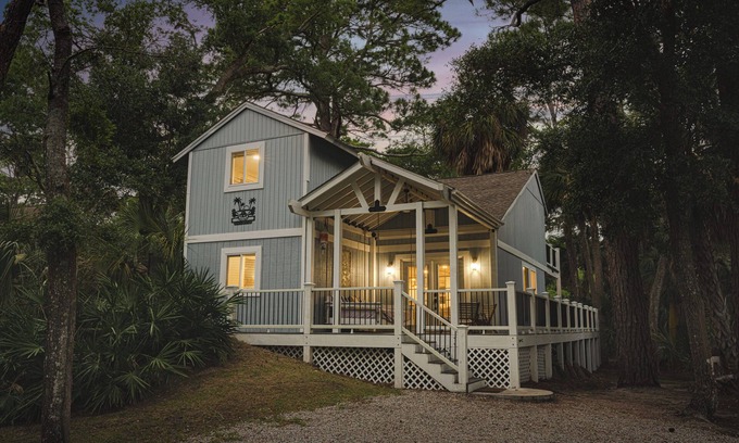 Blue Heron Lake Casa | The Webber · Boho Beach House w Private Patio and Golf Cart