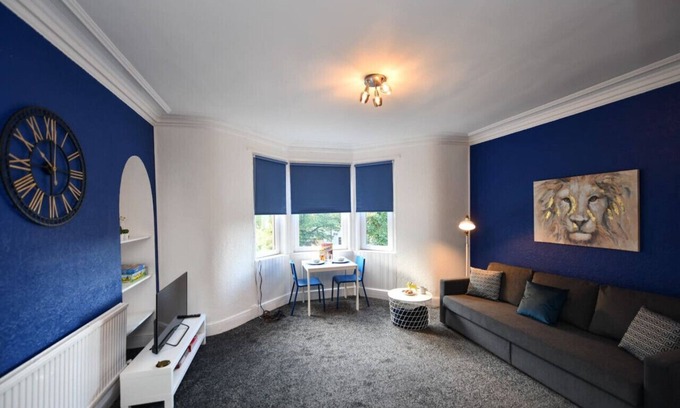 Troon Apartamento | The Wee Lion -1 bed newly refurbished first floor flat in Troon