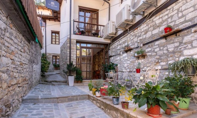 Berat Casa | The Well House - UNESCO