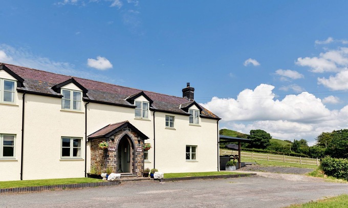 Devils Bridge Casa | The Welsh Farmhouse by Interhome