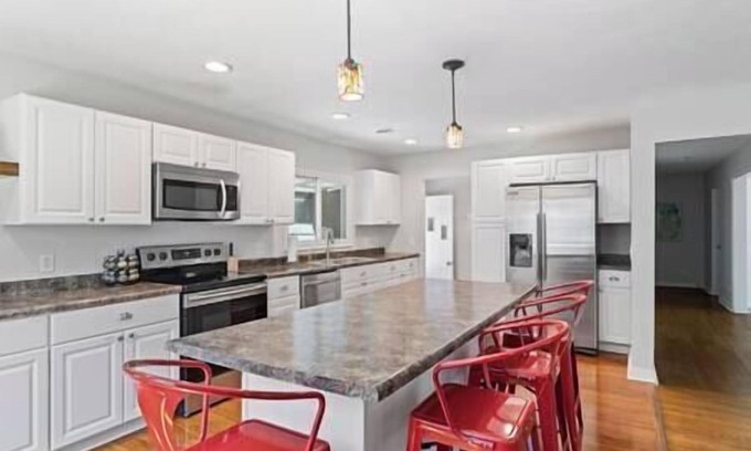 Norton Shores Casa | The Wendover