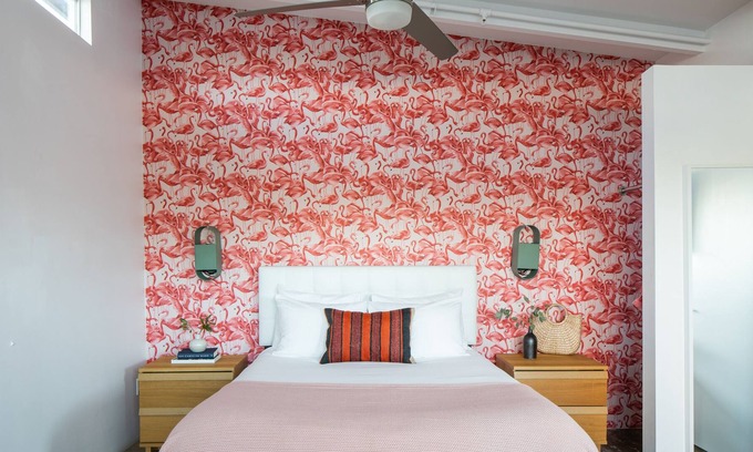 Palm Springs Villa | The Wesley Suite 1 by Avantstay Retro & Spacious Studio w/ Kitchenette ADA Accessible
