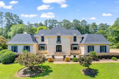 Athens Casa | The Wexford French Chateau w Pool