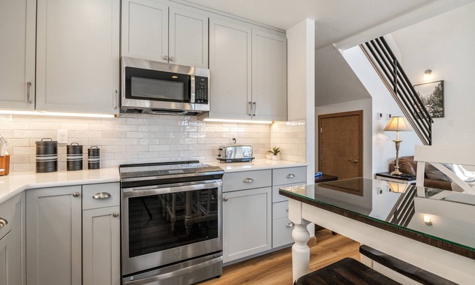 Dover Bay Casa | The Wheel House - 3+ Bedrooms with Loft, 2 Full Baths Parkside Bungalow