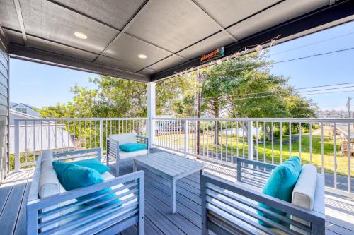 Rockaway Beach Casa | The Whistle Stop
