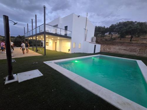 Cazalegas Casa | The White House