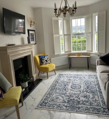 Newry Casa | The White House