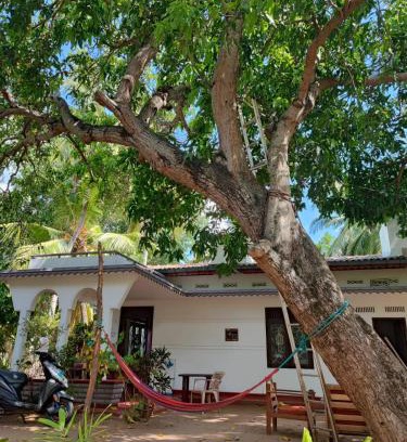 Uppuveli Casa | The White House