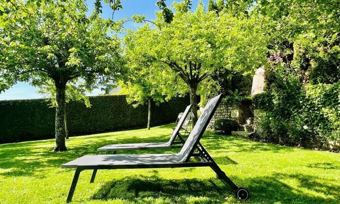 Equemauville Casa | La Maison Blanche du 10Honfleur, garden and private parking.