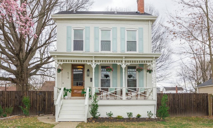 New Albany Casa | The White House on Oak - Minutes from Louisville