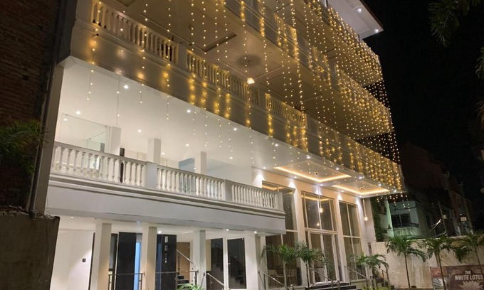 Gaya Hotel | The White Lotus- Banquet & Hotel