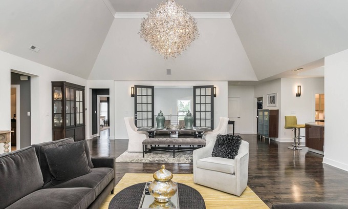 The Village of West Clay Casa | La casa Blanca ! Tu oasis privado en el Carmelo