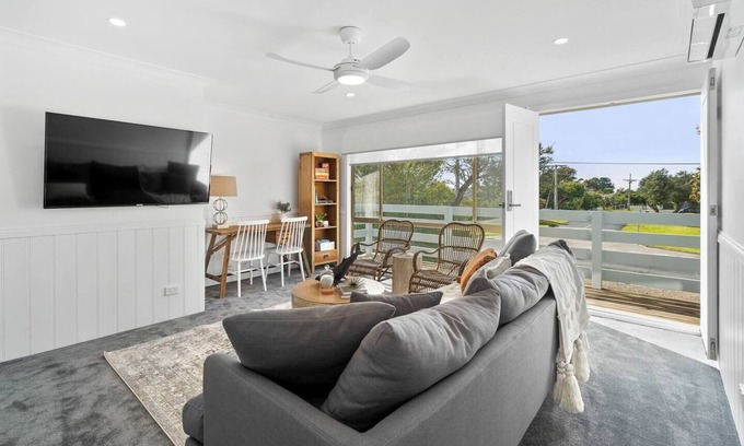 Capel Sound Casa | The Whitewinds A Group Escape by Rosebud Beach
