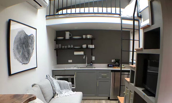 Alphabet Historic District Hotel | The Wiedler - Charming Tiny Home - AC, WiFi in the heart of the action!