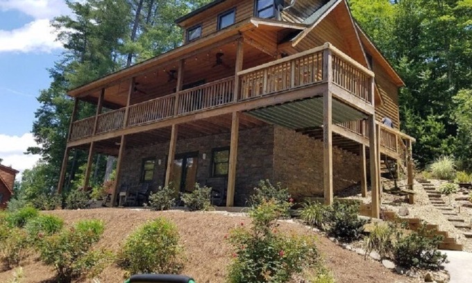 Helen Cabina | The Wildlife Cabin - 1.5 miles to Downtown Helen