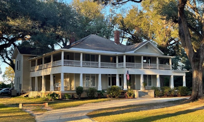 Greenwood Casa | The Willis House Historic Home Retreat on 6 Acres and 35 Live Oak Trees