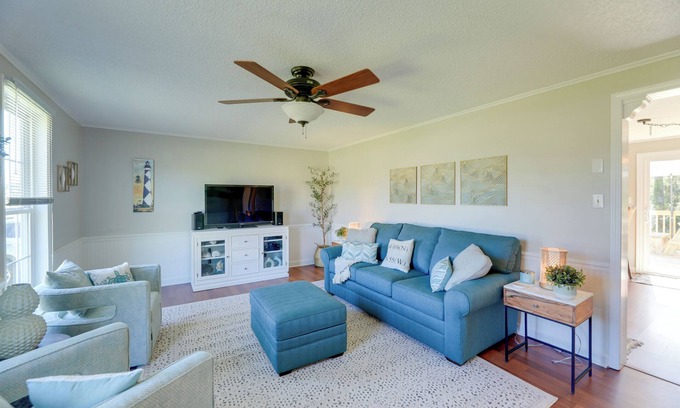 Harkers Island Casa | 'The Willowberry House' with Deck & Grill!