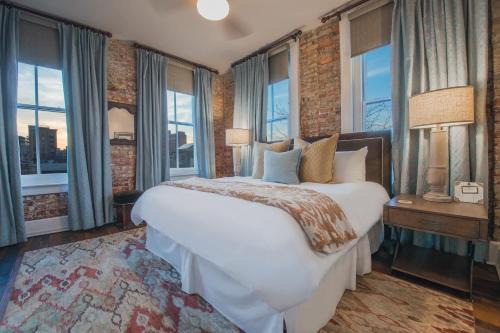 Downtown Asheville Hotel | The Windsor - Asheville