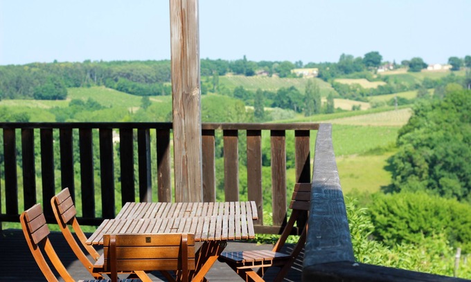 Saussignac Casa | The Wine Lodge, eco-lujo en un viñedo orgánico con piscina.