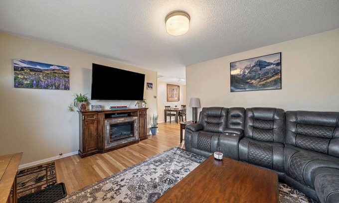 Mar Lee Casa | The Wolff St. Den: 3bed 1 bath home in quiet neighborhood.