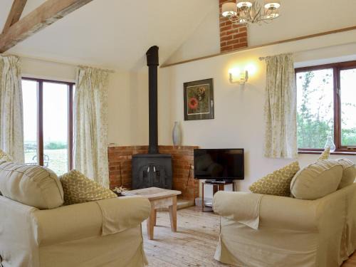 Hinton Casa | The Wood Shed - E1919