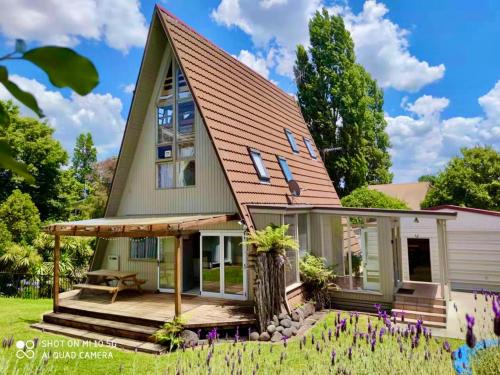 Hamilton Chalet De Esquí | the Wooden A-frame in Hamilton