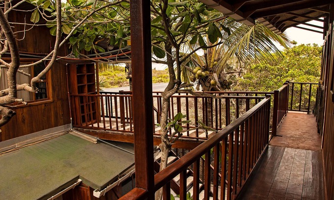 Puerto Villamil Cabina | The Wooden House Lodge