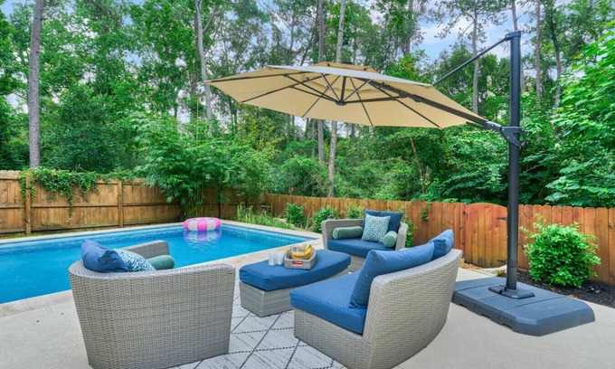 Indian Springs Casa | The Woodlands 4BR Forest Retreat – Pool, Spa & Nature Trails
