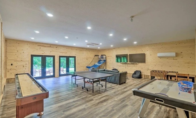 Logan Cabina | The Woodlands at Hocking Hills-Woodland Lodge