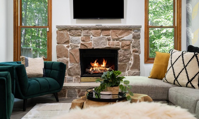 East Stroudsburg Casa | The Woodlands by Boutiq