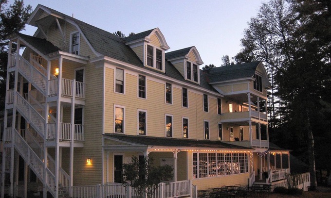 Inlet Hotel | The Woods Inn