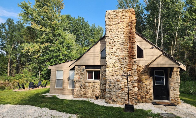 Door County Cabina | "The Woods" Last minute bookings welcome!