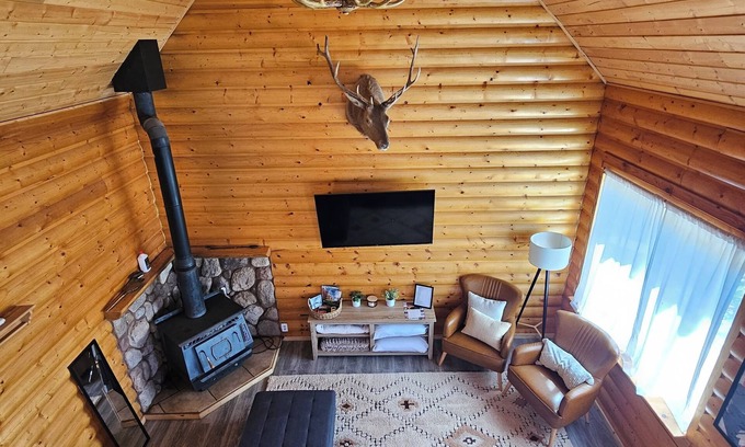 Apple Valley Cabina | The Woody Cabin in Southern Utah, 39 Mi from Zion.