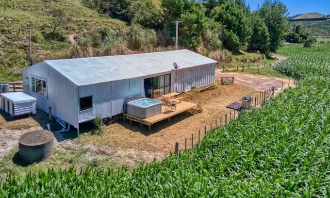 Pukehina Casa | The Woolshed-Farm · The Ole Woolshed Rural Camping Style With Bonuses